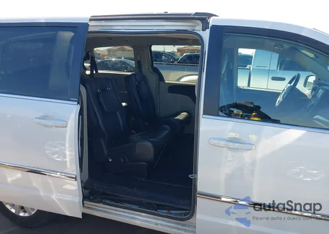 2014 Chrysler Town & Country Touring from USA, damaged, VIN 2C4RC1BG8ER215606